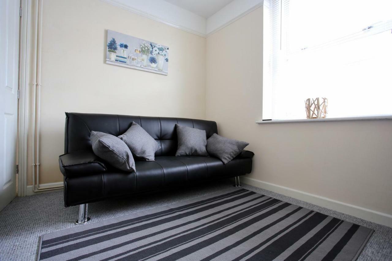 Free Parking, Cosy House In The Center Of Taunton! Sleeps 6 People! 빌라 외부 사진
